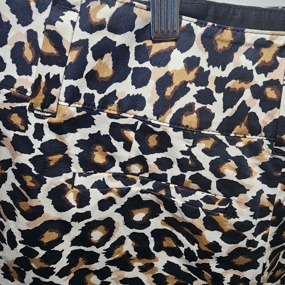 Leopard Print Short Shorts - Picture 5 of 7